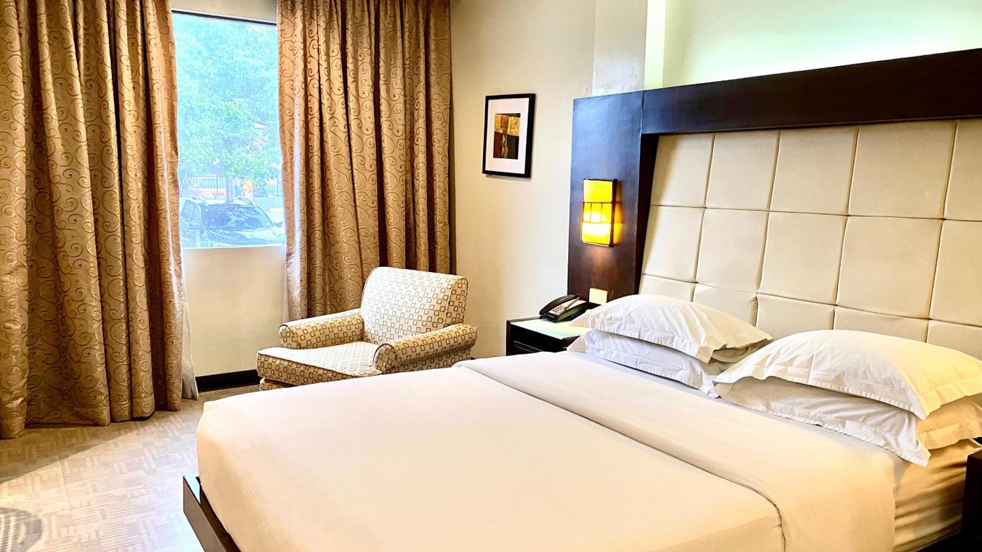 Circle Inn Hotel And Suites Bacolod Luaran gambar